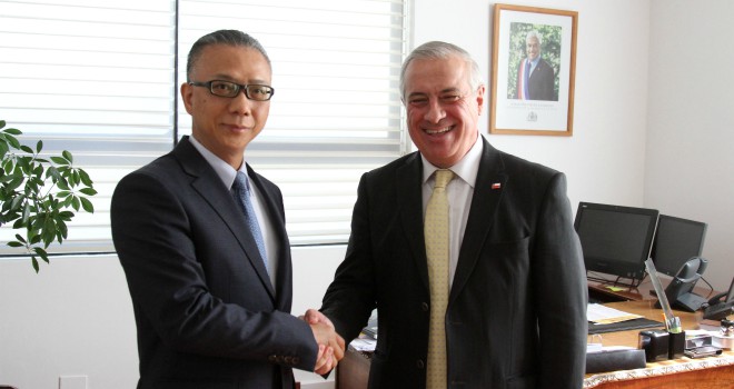Ministro de Salud se reúne con embajador de la República Popular China por brote de coronavirus en ese país