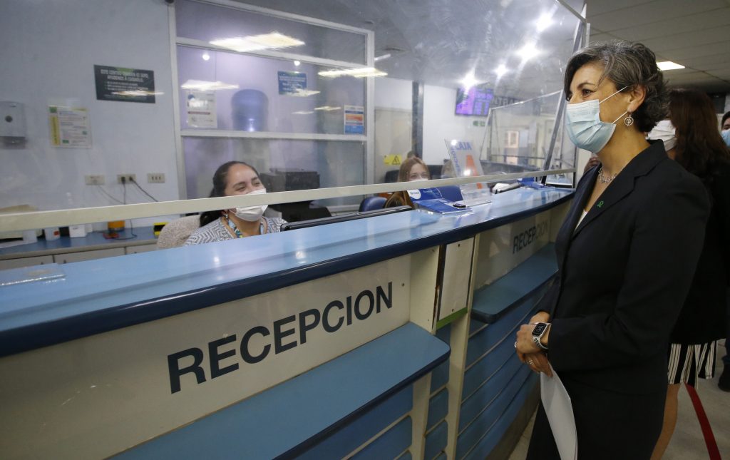Minsal firma proyecto de ley que articulará al Hospital Clínico U. Chile con la Red Pública de Salud