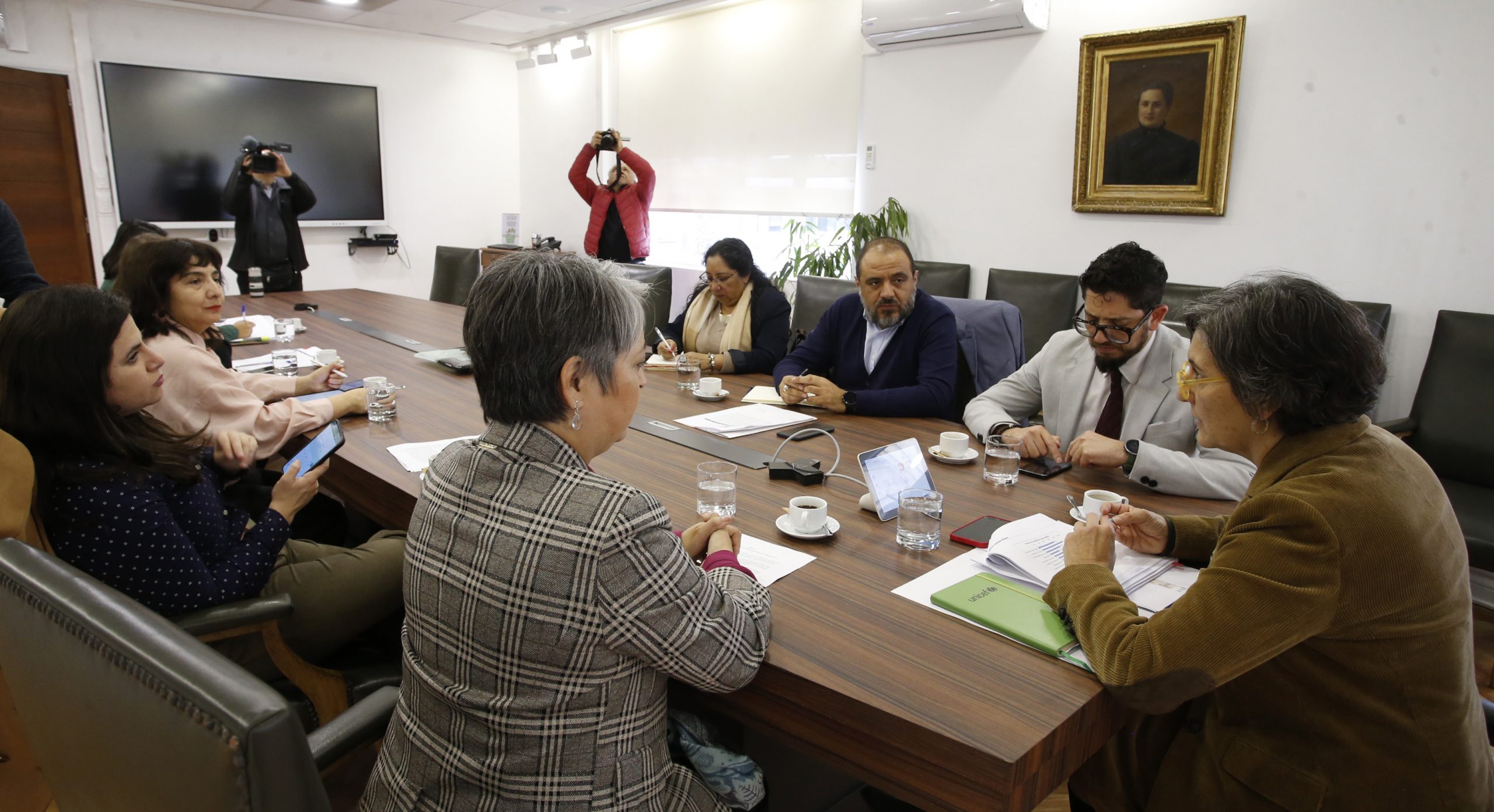 Ministra de Salud se reúne con sus pares de Educación, Trabajo y Mujer en el marco de la Campaña de Invierno