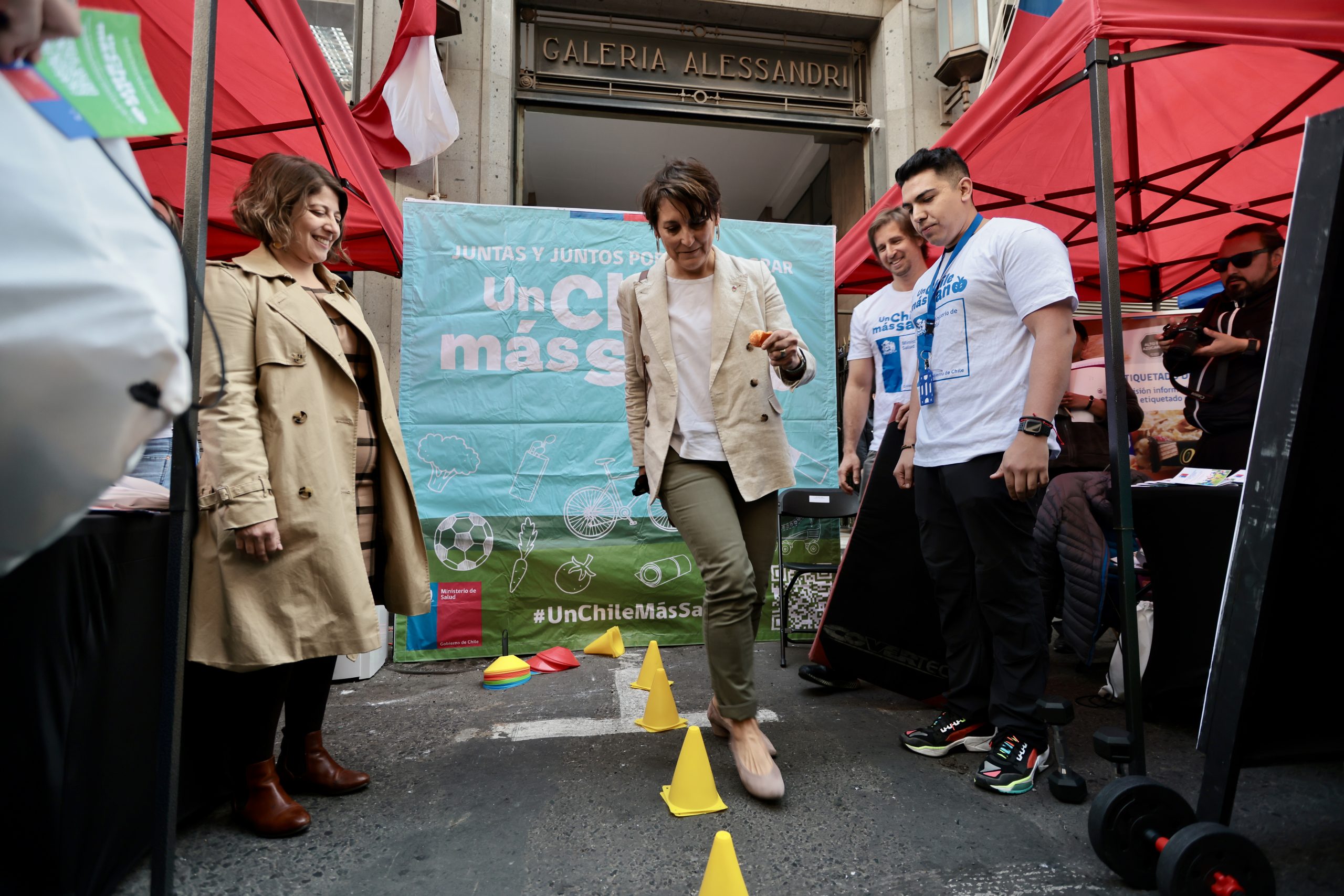 Ministra de Salud se suma al Día sin Auto