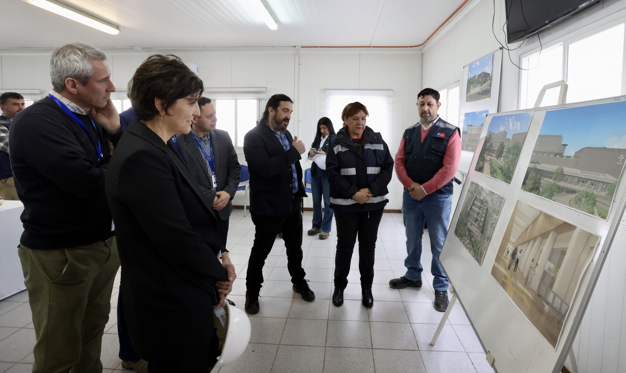 Ministra de Salud visita obras del nuevo Hospital de Linares y destaca la continuidad del proyecto