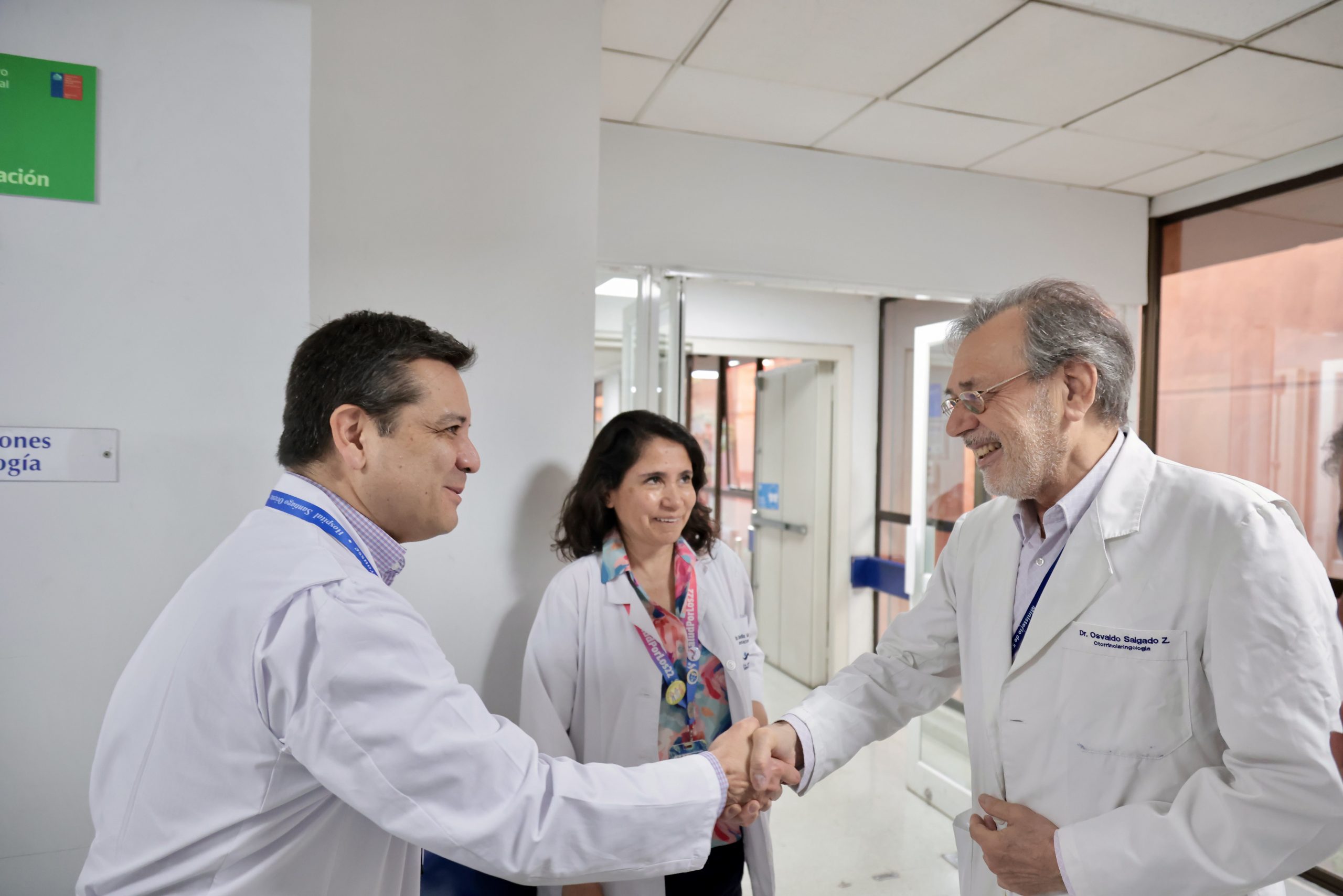 Innovación en Cirugía: Subsecretario de Redes Asistenciales conoce el uso de Realidad Aumentada en el Hospital Dr. Luis Tisné